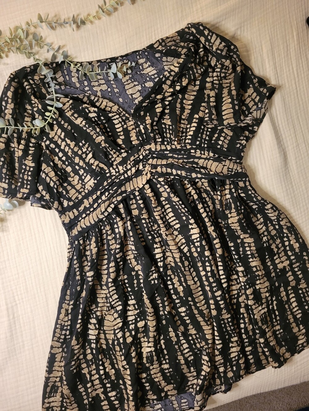 Women’s Black and Tan Patterned V-Neck Mini Dress